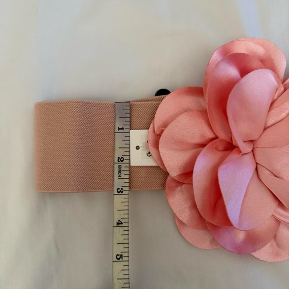 Light pink statement satin flower wide elastic waistband belt - Picture 6 of 8